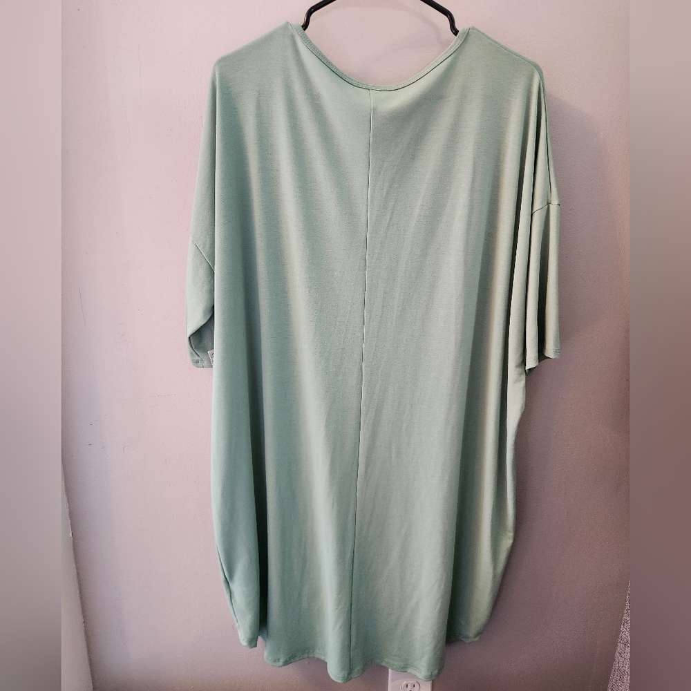 LuLaRoe Irma top XL light green sage NWT Nature Relaxed Comfortable - Picture 4 of 4